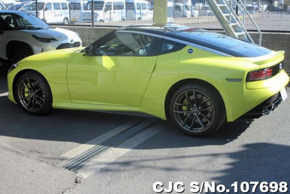 Nissan Fairlady Z in Yellow for Sale Image 5