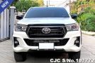 Toyota Hilux in White for Sale Image 2