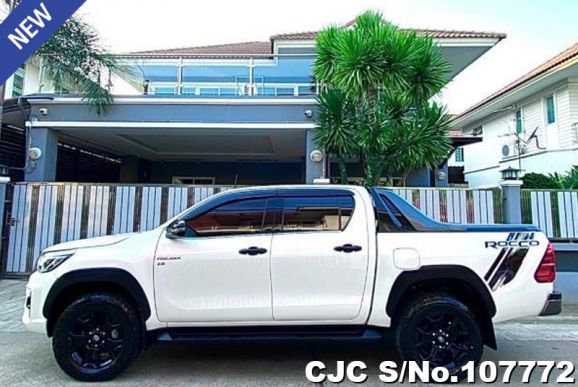 Toyota Hilux in White for Sale Image 4