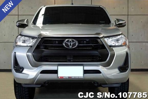 Toyota Hilux in Silver for Sale Image 3