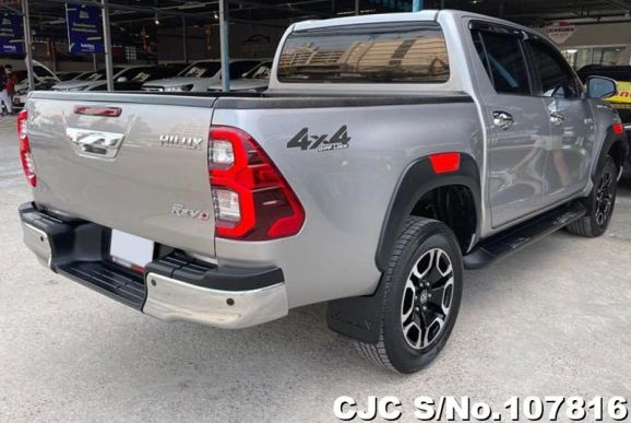 Toyota Hilux in Silver for Sale Image 2