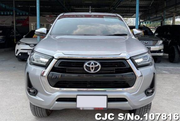 Toyota Hilux in Silver for Sale Image 4