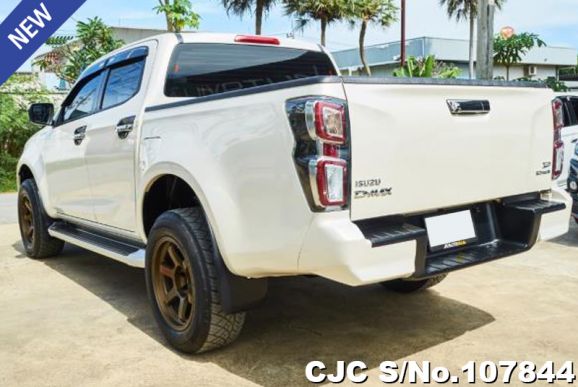 Isuzu D-Max in White for Sale Image 1