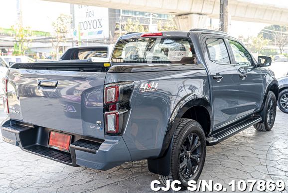 Isuzu D-Max in Gray for Sale Image 1