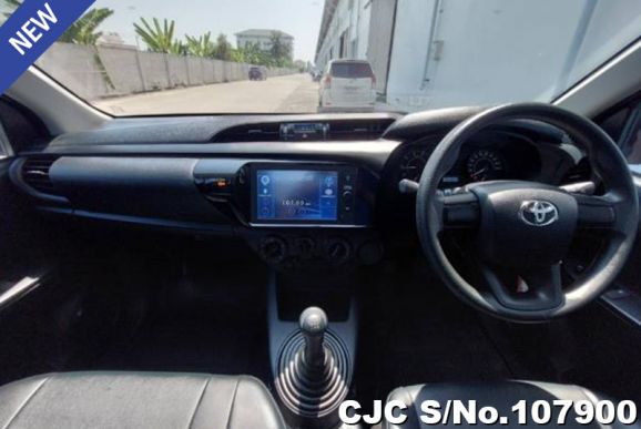 Toyota Hilux in Gray for Sale Image 5