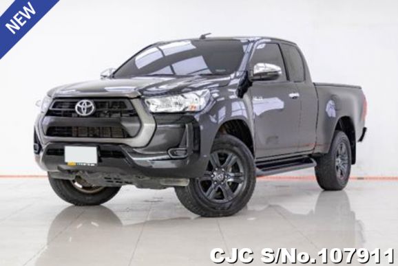 Toyota Hilux in Gray for Sale Image 0