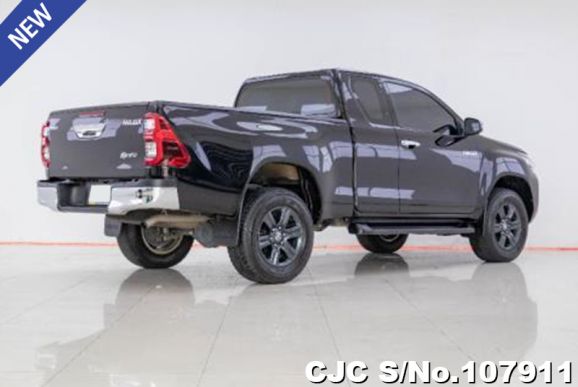 Toyota Hilux in Gray for Sale Image 1