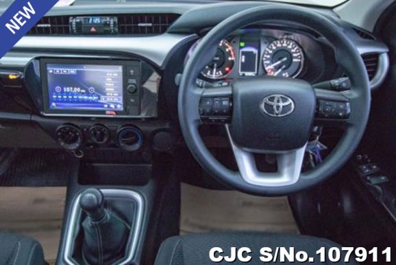 Toyota Hilux in Gray for Sale Image 8