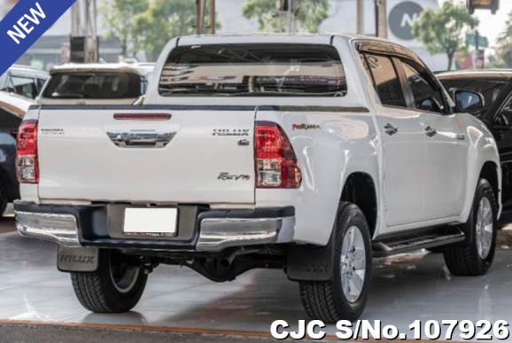 Toyota Hilux in White for Sale Image 1