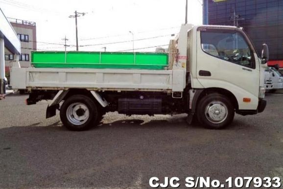 Hino Dutro in White for Sale Image 4