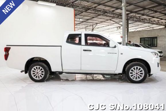 Isuzu D-Max in White for Sale Image 3