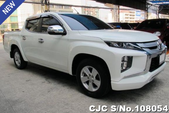 Mitsubishi Triton in White for Sale Image 0