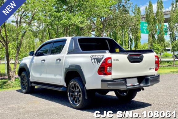 Toyota Hilux in White for Sale Image 2