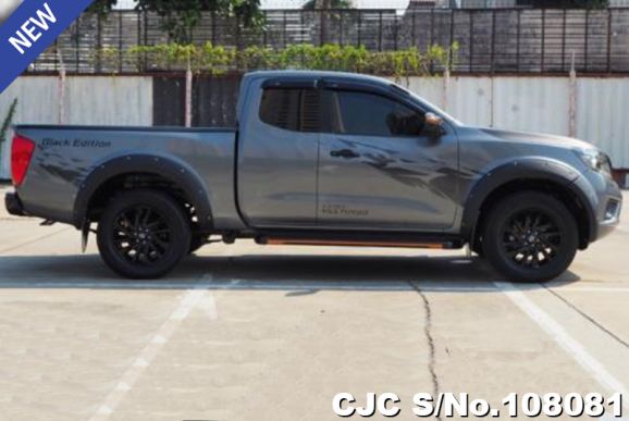 Nissan Navara in Gray for Sale Image 6