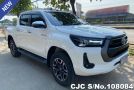 Toyota Hilux in White for Sale Image 0