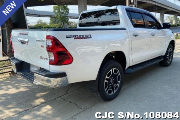 Toyota Hilux in White for Sale Image 1