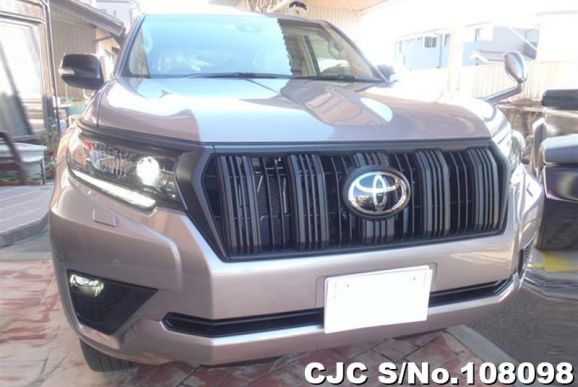 Toyota Land Cruiser Prado in Brown for Sale Image 3