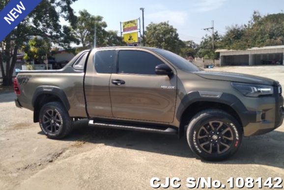 Toyota Hilux in Oxide Bronze Metallic for Sale Image 2