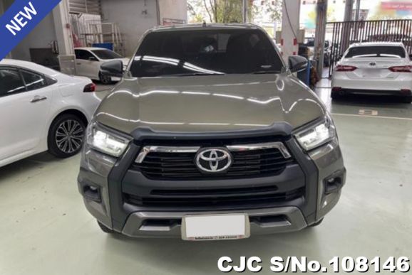 Toyota Hilux in Oxide Bronze Metallic for Sale Image 3