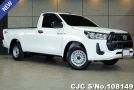 Toyota Hilux in White for Sale Image 0