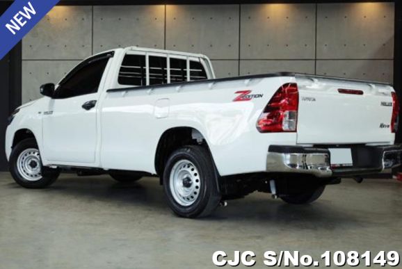 Toyota Hilux in White for Sale Image 1