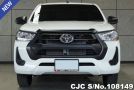 Toyota Hilux in White for Sale Image 2