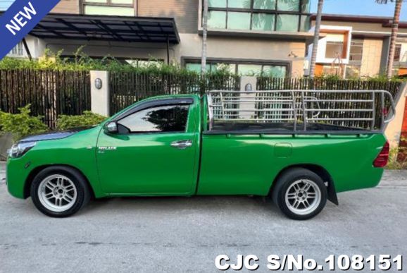 Toyota Hilux in Green for Sale Image 5