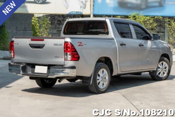 Toyota Hilux in Silver for Sale Image 1