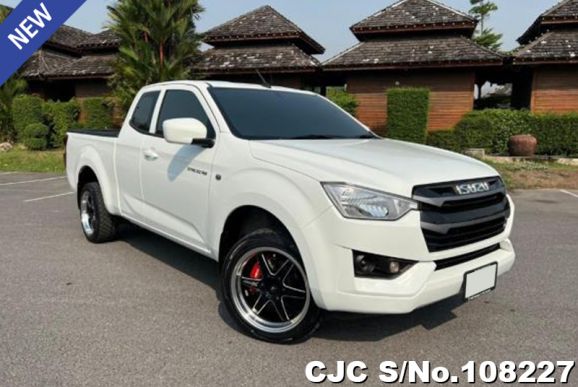 Isuzu D-Max in White for Sale Image 0