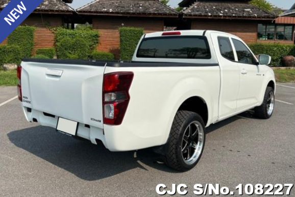 Isuzu D-Max in White for Sale Image 1