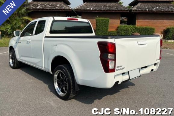 Isuzu D-Max in White for Sale Image 2