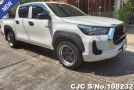 Toyota Hilux in White for Sale Image 0