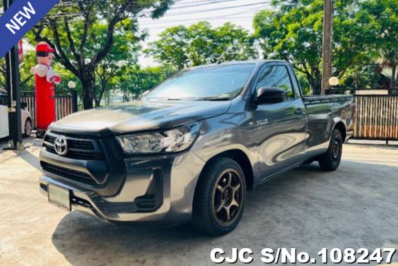 Toyota Hilux in Gray for Sale Image 1