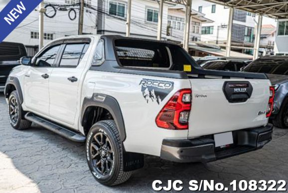 Toyota Hilux in White for Sale Image 2