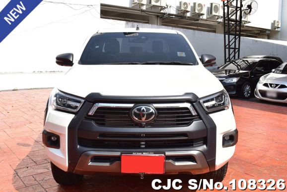 Toyota Hilux in White for Sale Image 2