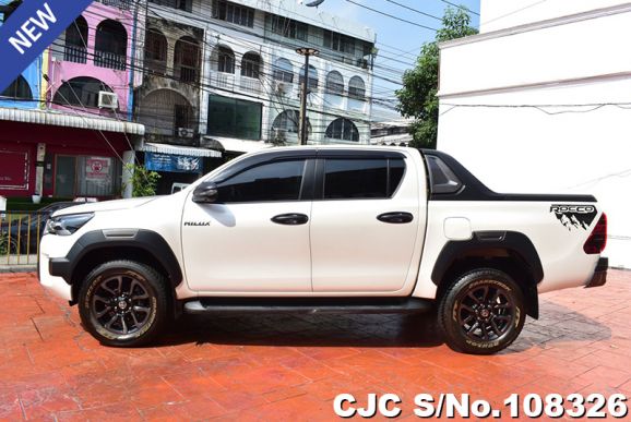 Toyota Hilux in White for Sale Image 4