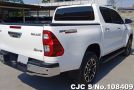 Toyota Hilux in White for Sale Image 1