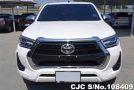 Toyota Hilux in White for Sale Image 2