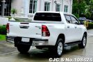 Toyota Hilux in White for Sale Image 2