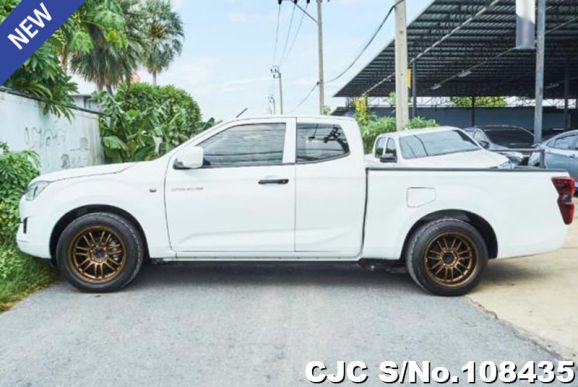 Isuzu D-Max in White for Sale Image 4