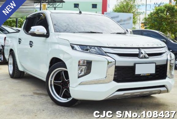 Mitsubishi Triton in White for Sale Image 0