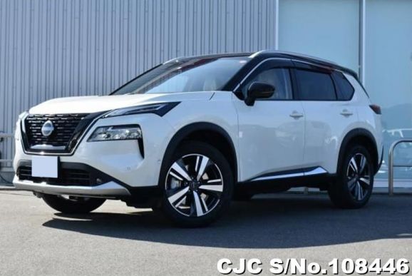 Nissan X-Trail in White for Sale Image 0