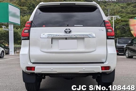 Toyota Land Cruiser Prado in White for Sale Image 2