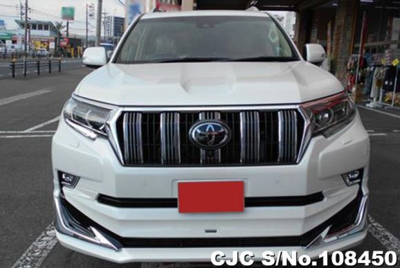 Toyota Land Cruiser Prado in White for Sale Image 3