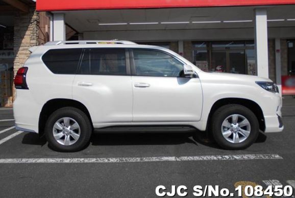 Toyota Land Cruiser Prado in White for Sale Image 4