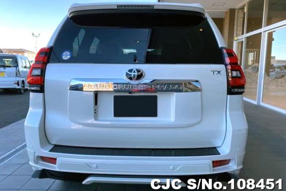 Toyota Land Cruiser Prado in White for Sale Image 4