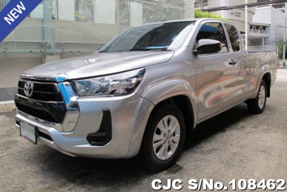 Toyota Hilux in Silver for Sale Image 3