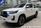 Toyota Hilux in White for Sale Image 3