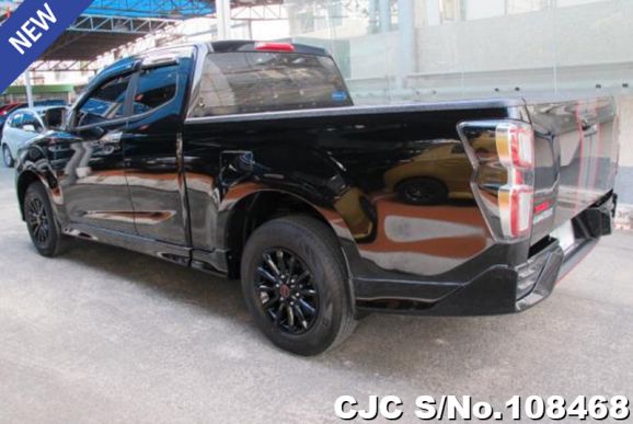 Isuzu D-Max in Black for Sale Image 1