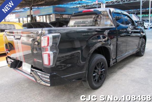 Isuzu D-Max in Black for Sale Image 2